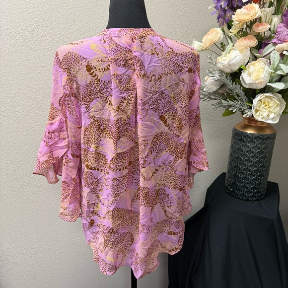 Cabi Pink Leopard Sheer Button Front Blouse L Lightweight Resort Spring - Picture 3 of 8